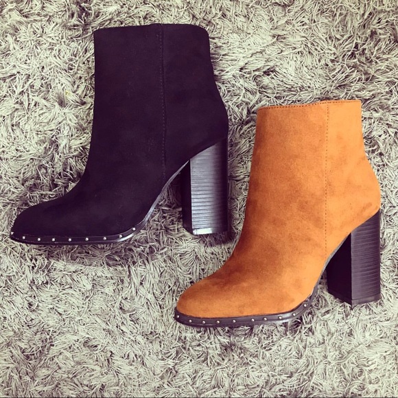 🌟HP🌟 Studded Trim Booties - Picture 4 of 8